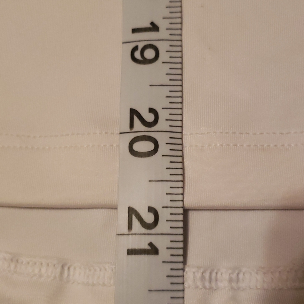 Victoria Secret Women's Sport White Tank - Picture 10 of 10